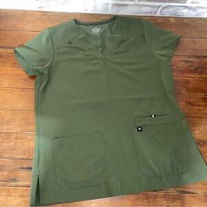 Beyond scrubs Olive Green Scrub Top med